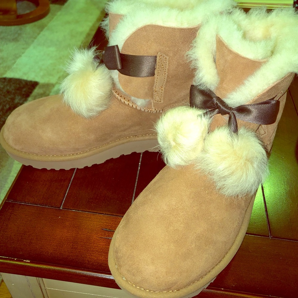 UGG women’s Gita Boots